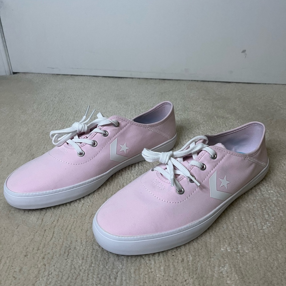 NWOT Converse pink shoes. Size 9. Never worn